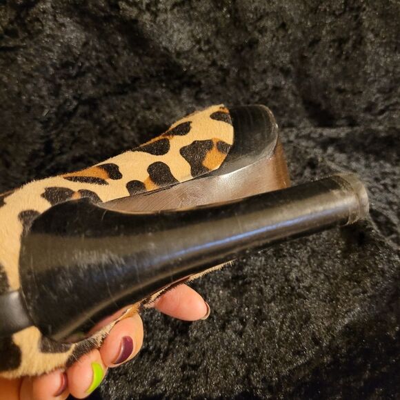Stuart Weitzman Leopard print peep toe heels Size 6 Pinup style - Picture 7 of 8